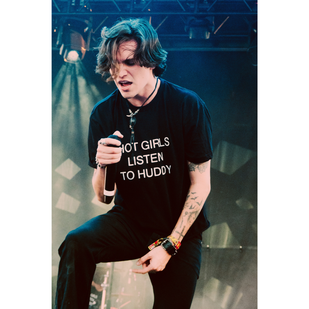 Hot Girls Listen To Tee (Huddy )