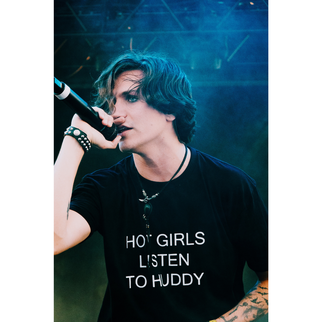 Hot Girls Listen To Tee (Huddy )
